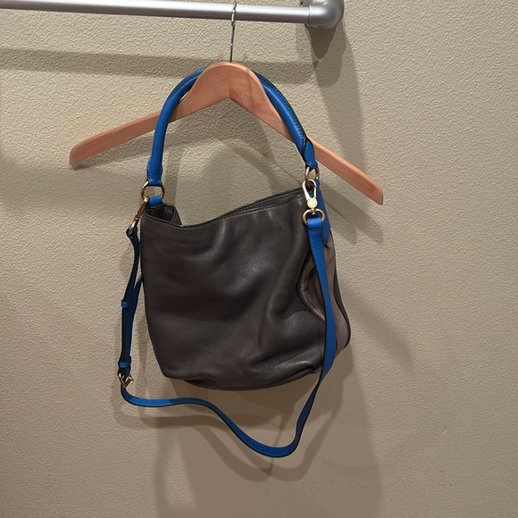 Marc by Marc Jacobs woman's leather dark grey tan and blue purse. - Picture 5 of 15